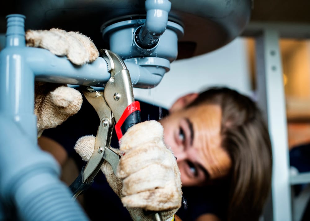 Repararea țevilor care picură