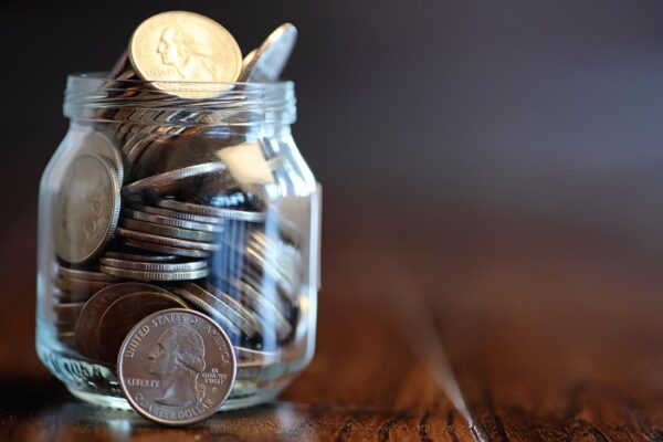 Cum începi să investești cu sume mici