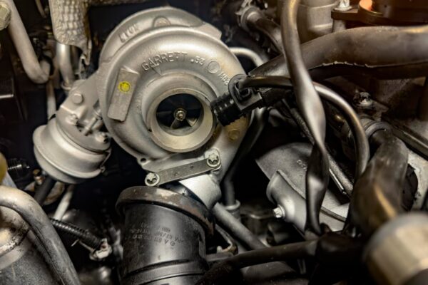 Turbo vs. motor aspirat natural: care îți oferă mai multă putere