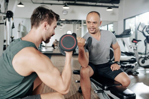Revenirea la sport după 40 de ani: cum își stabilește un bărbat obiective realiste