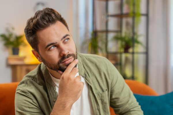 Cum îți recapeți încrederea în tine după o despărțire pe care nu ți-ai dorit-o